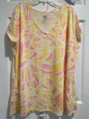 V-Neck💛🩷Short Sleeve Floral Tee in Yellow & Pink